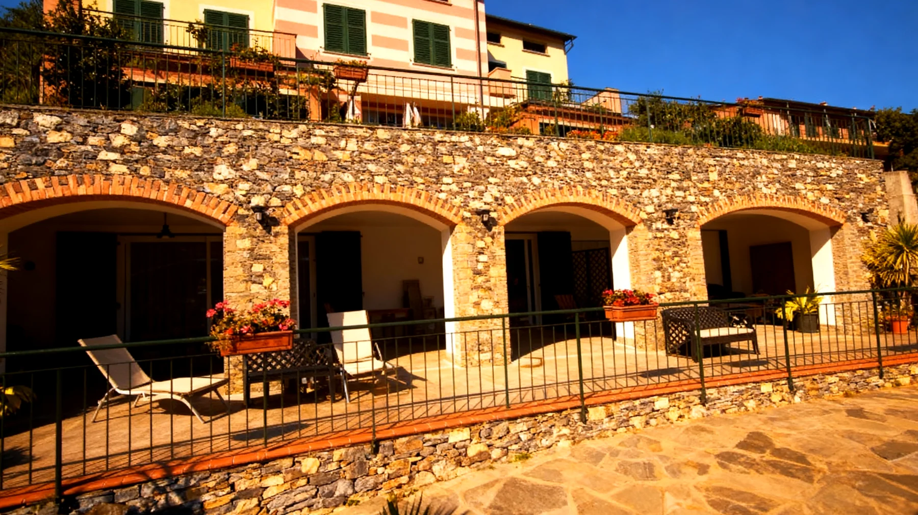 Un posto al sole 2025-12-17T08:32:34.326Z"